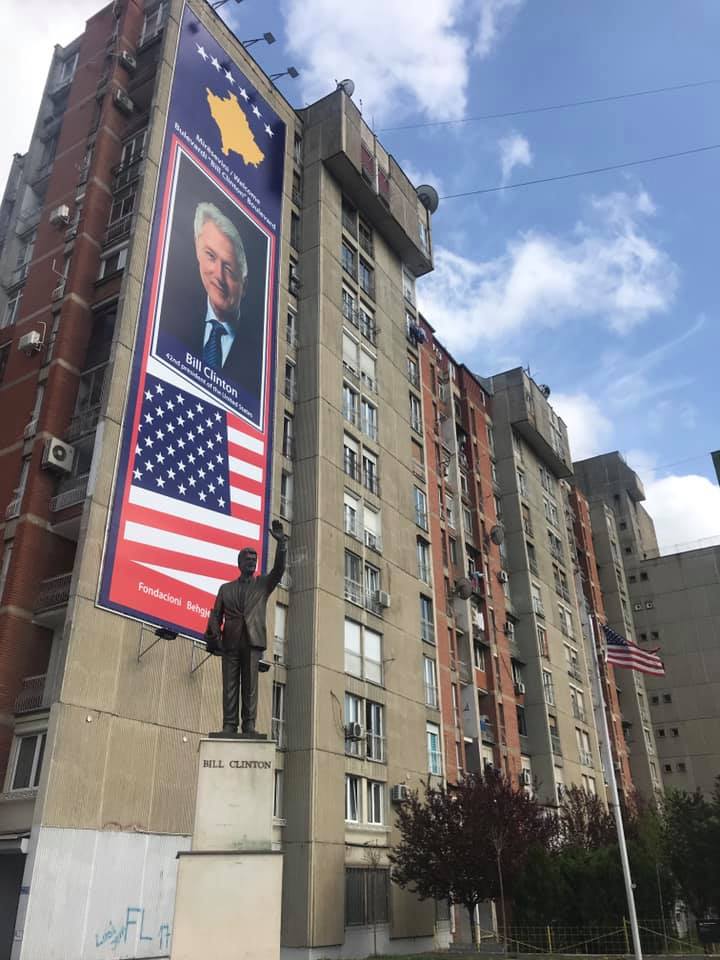 Statue of Bill Clinton in Kosovo